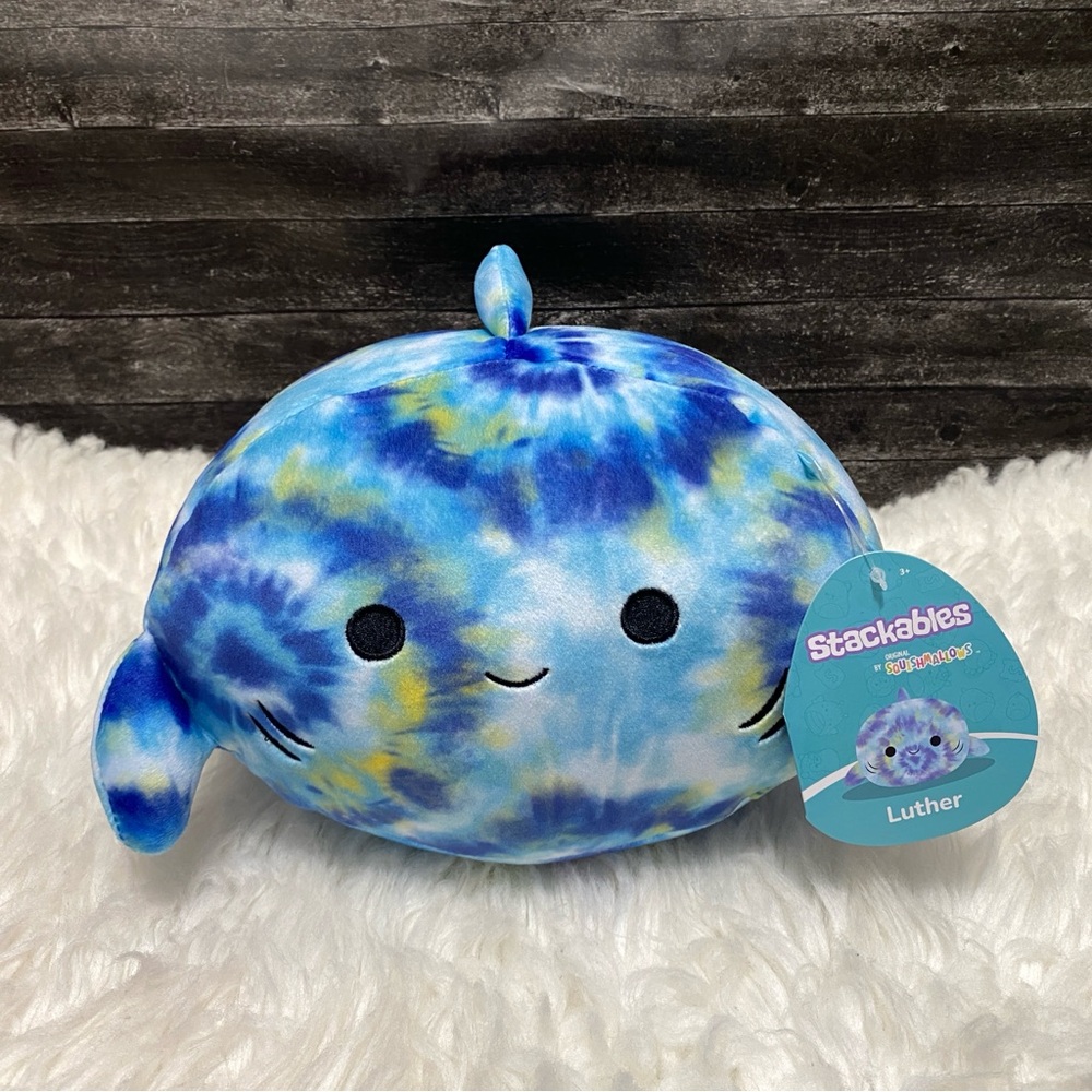 🆕SQUISHMALLOWS LUTHER THE SHARK TIE DYE STACKABLE OCEAN SEA ANIMAL PLUSH TOY
